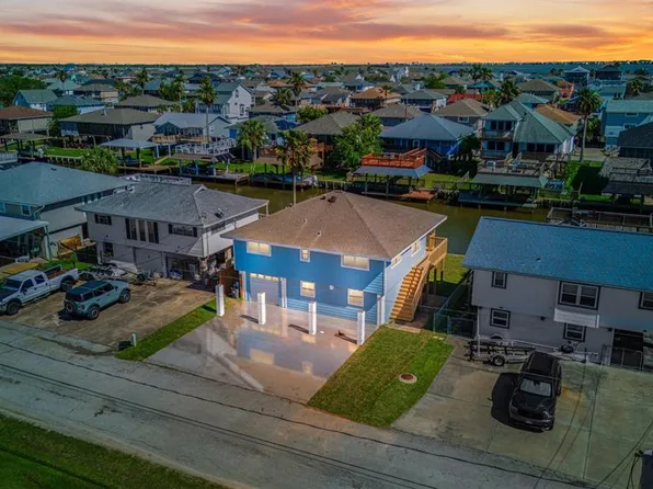 545 Pompano Street, Bayou Vista, TX 77563
