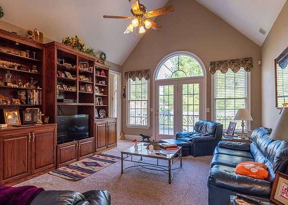 5th image of 439 Coosa Way