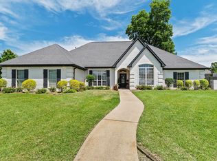 6914 Manor Crest Dr, Texarkana, AR 71854
