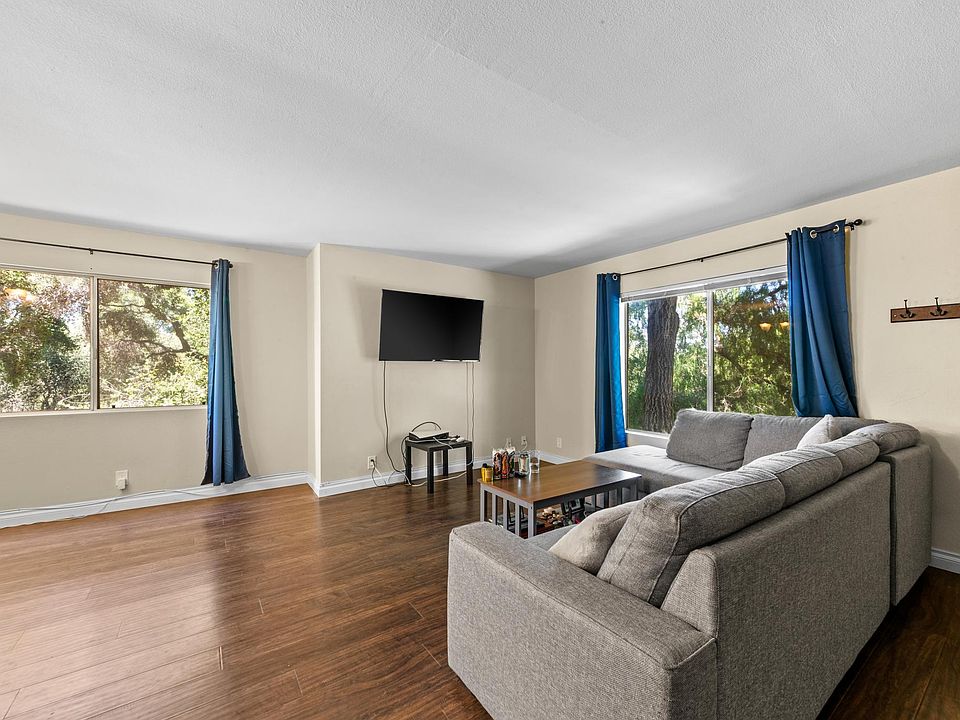 1st image of 211 Green Heath Pl