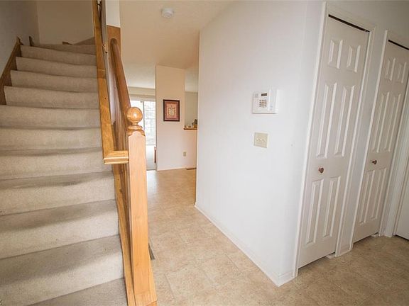 3rd image of 9984 Beverly Ln