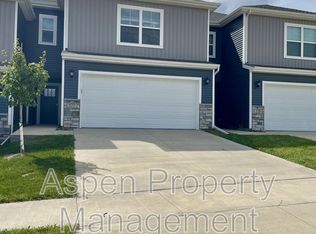 577 N Kimberlite St, Tiffin, IA 52340