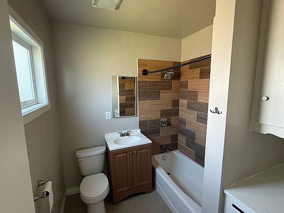 3rd image of 141 N Lewis St #2