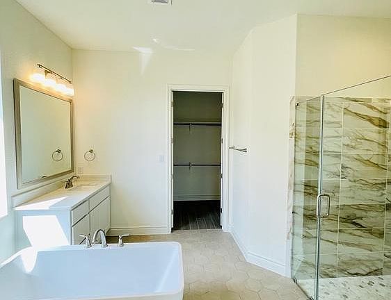 3rd image of 1433 Argyll Park