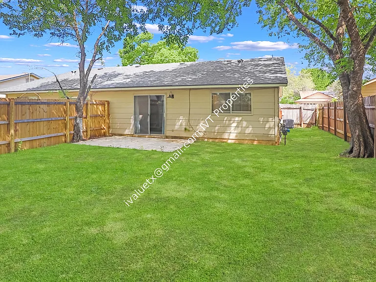 7912 Echo Wind St #7912 — Photo 15