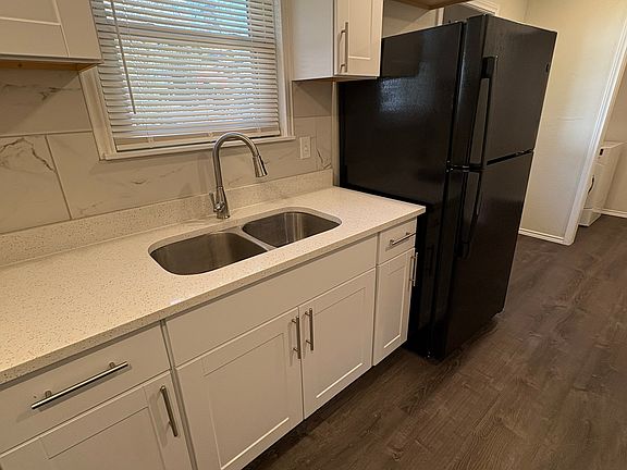 5th image of 914 Ellis St