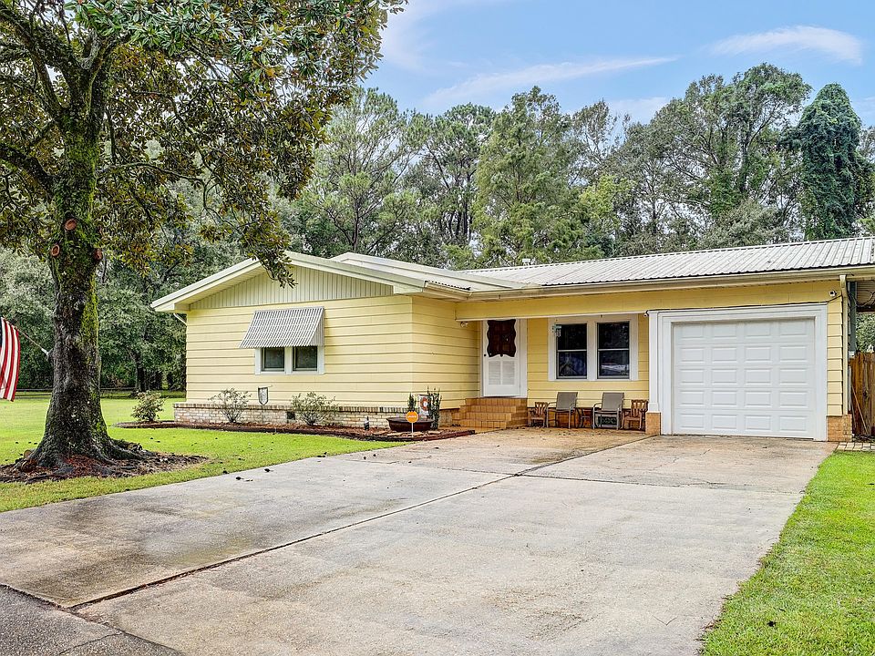 1st image of 117 Theresa St