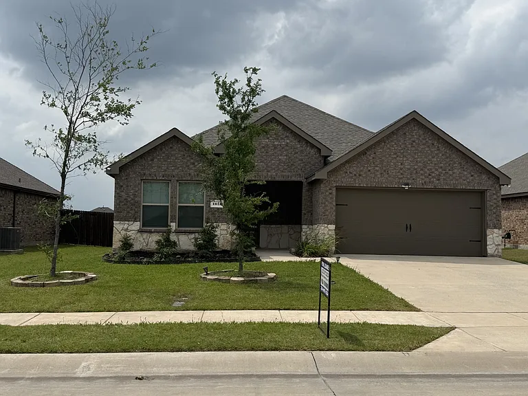 1412 Chestnut Cove Dr — Photo 2