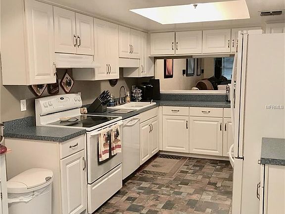 2nd image of 648 Woodridge Dr