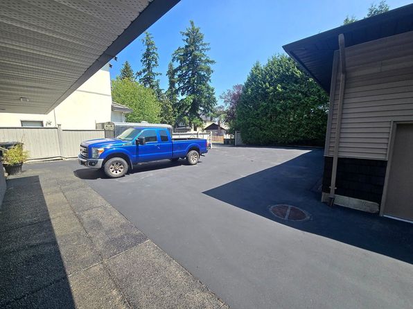 3 bedroom rental in Surrey — photo 22