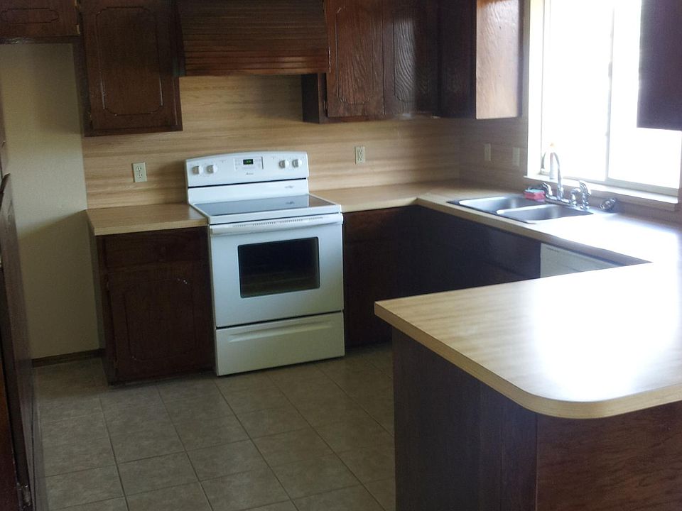 2nd image of 1716 Butterfield Trl