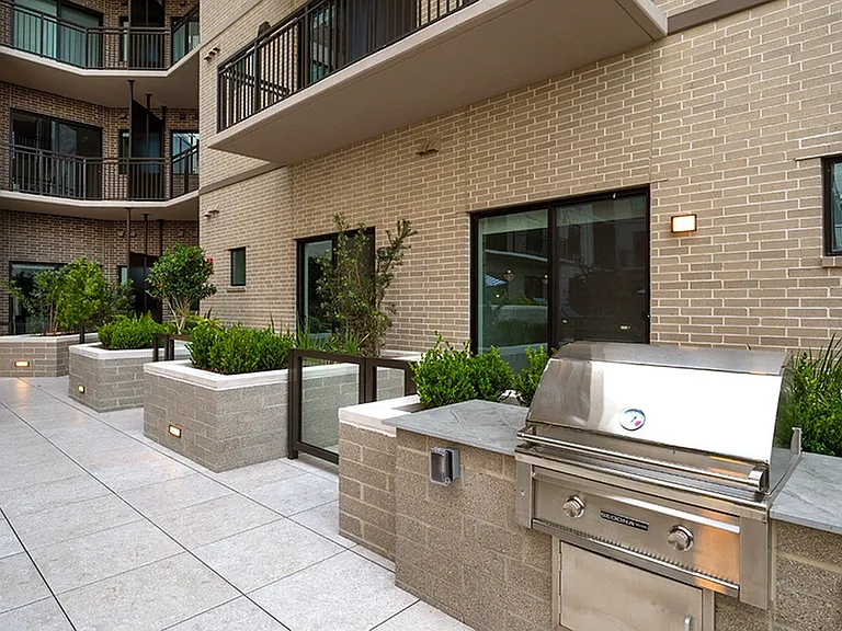 Pearl Rosemont — Photo 2
