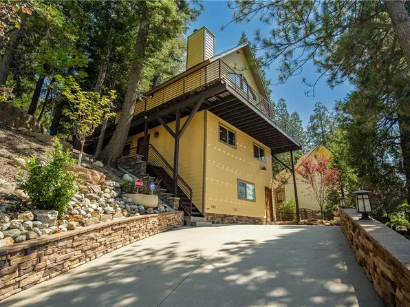 26947 Tunnel Dr, Lake Arrowhead, CA 92352