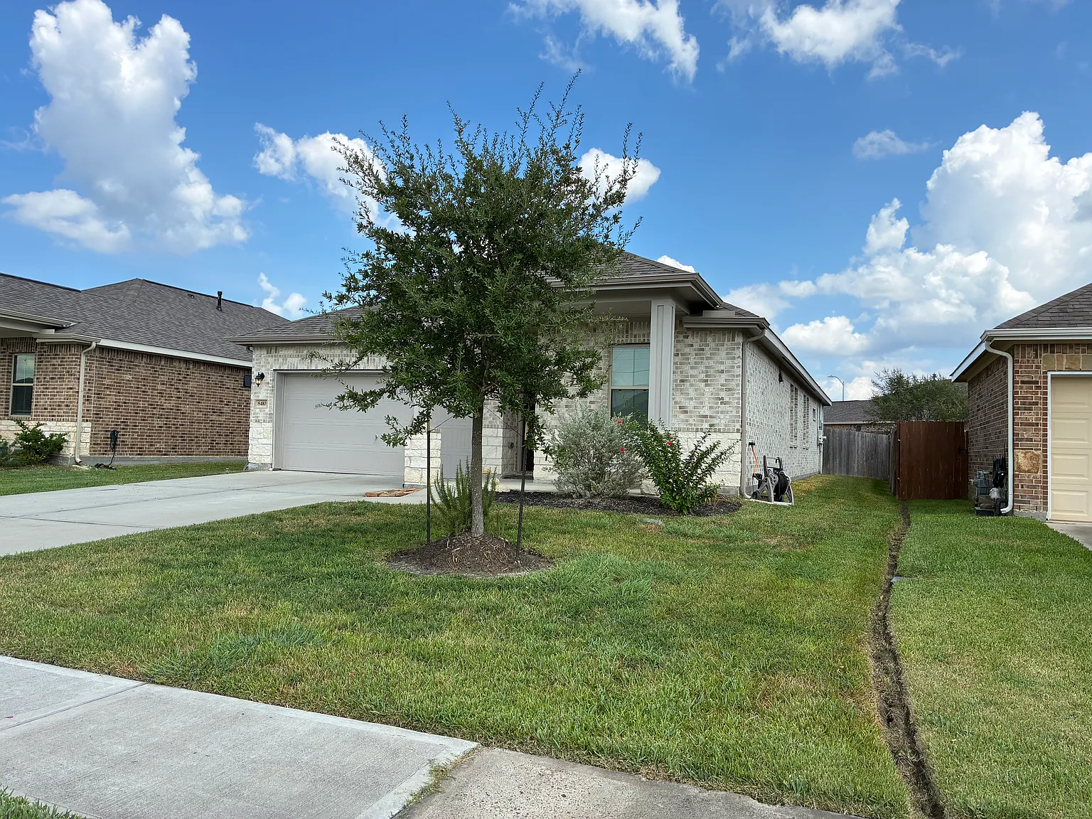 4 bed, 1842 sqft, $2,400 — Photo 2