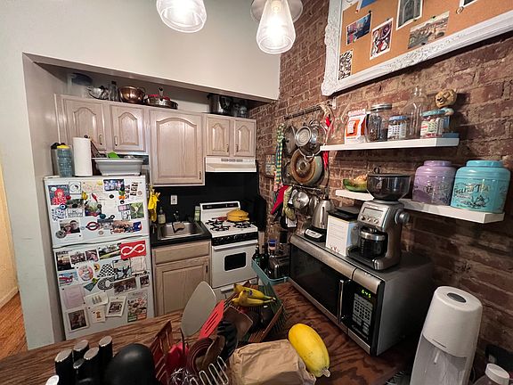 4th image of 42 W 85th St APT 2R
