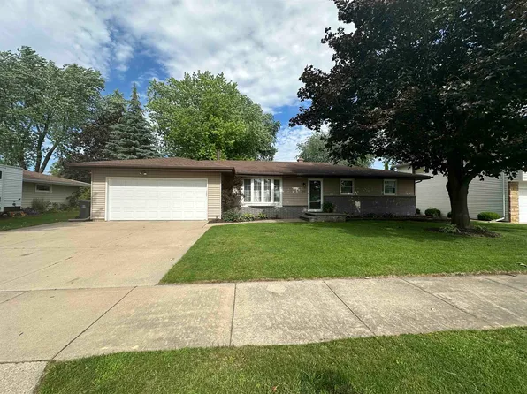 207 Lilac Ln, Little Chute, WI 54140