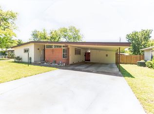 1105 W Chambers St, Cleburne, TX 76033