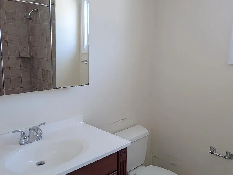 317 Bedford Ave — Photo 9