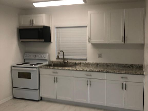 2nd image of 1323 Harmon Ave #1323