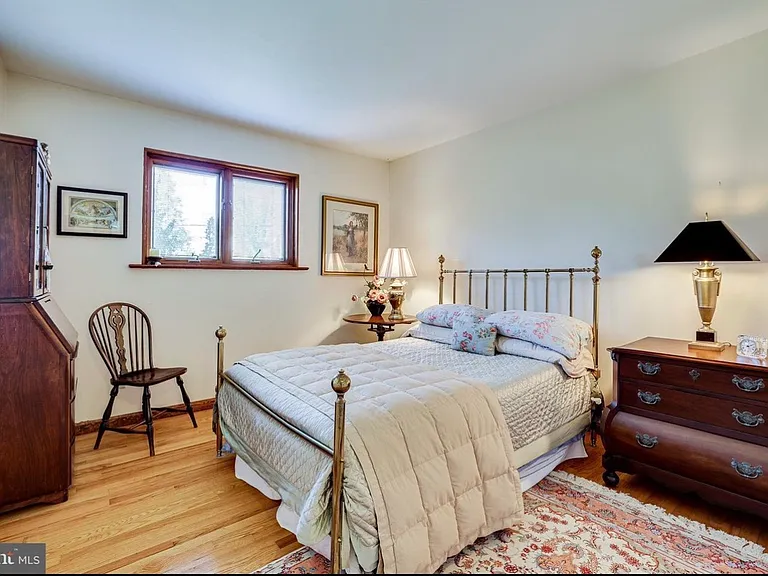 7403 Essex Ave — Photo 10