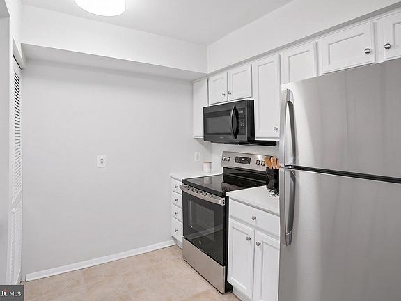 5th image of 1001 N Vermont St APT 1010