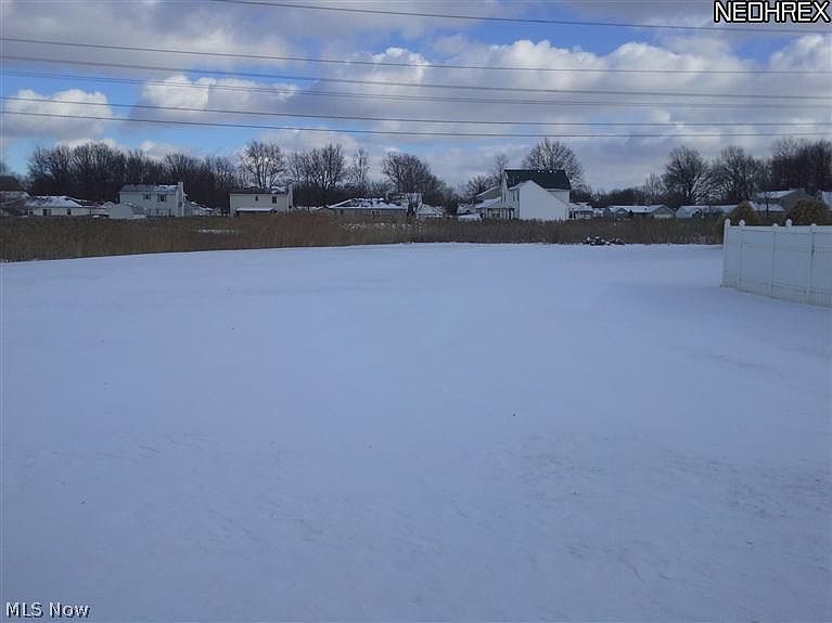 2nd image of 2149 Reserve Cir N