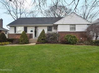 3663 Woodbridge Ln N, Wantagh, NY 11793