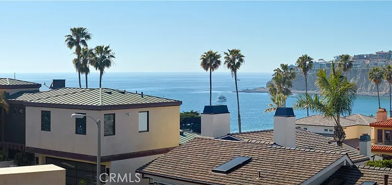11 Emerald Bay — Photo 26
