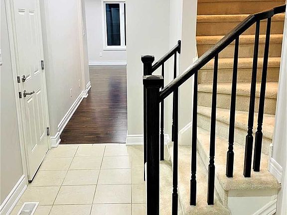 5th image of 285 Silverwood Ave