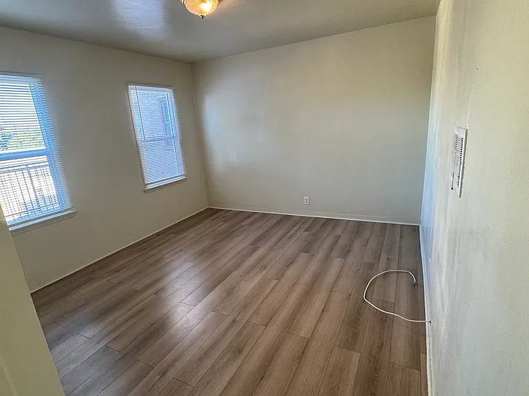 6509 S Van Ness Ave #6511-1/2 — Photo 6