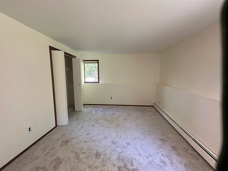 190 Old Field Rd — Photo 4