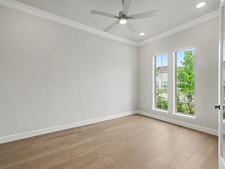 2200 Shady Hill Dr — Photo 7