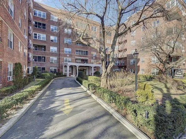 67-66 108th St Unit C04, Forest Hills, NY 11375