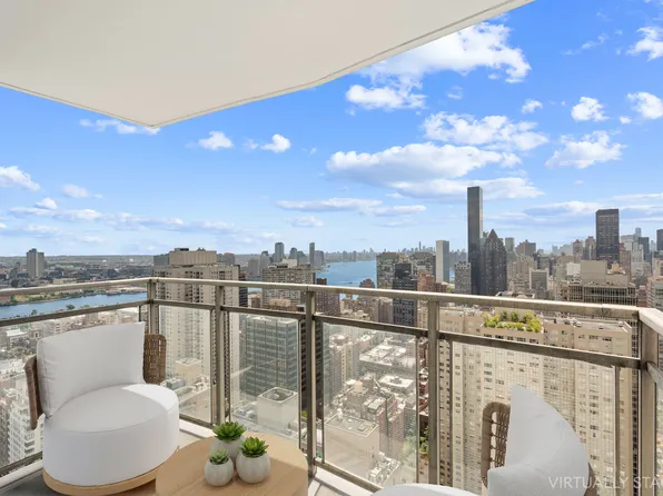 303 East 57th Street image 3 of 14