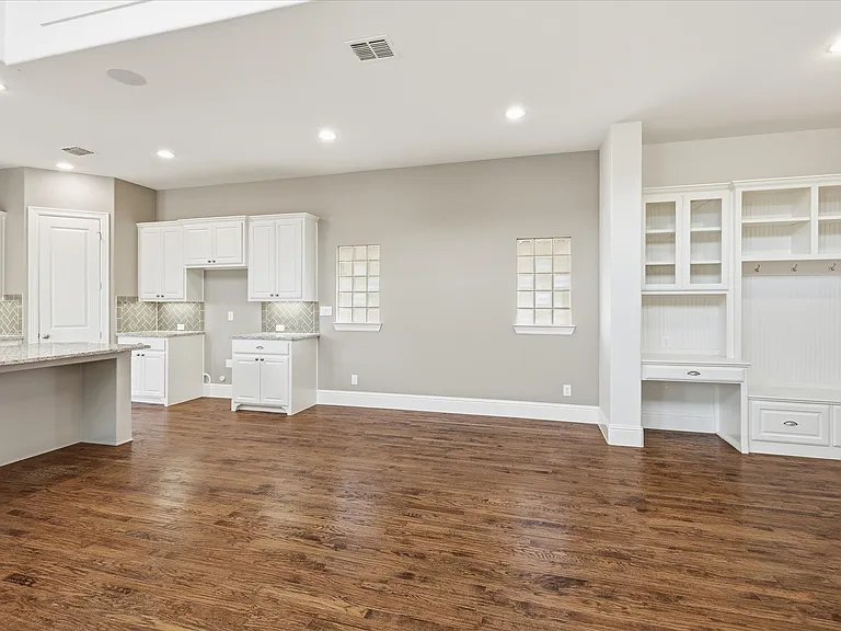 531 Sandy Ln — Photo 6
