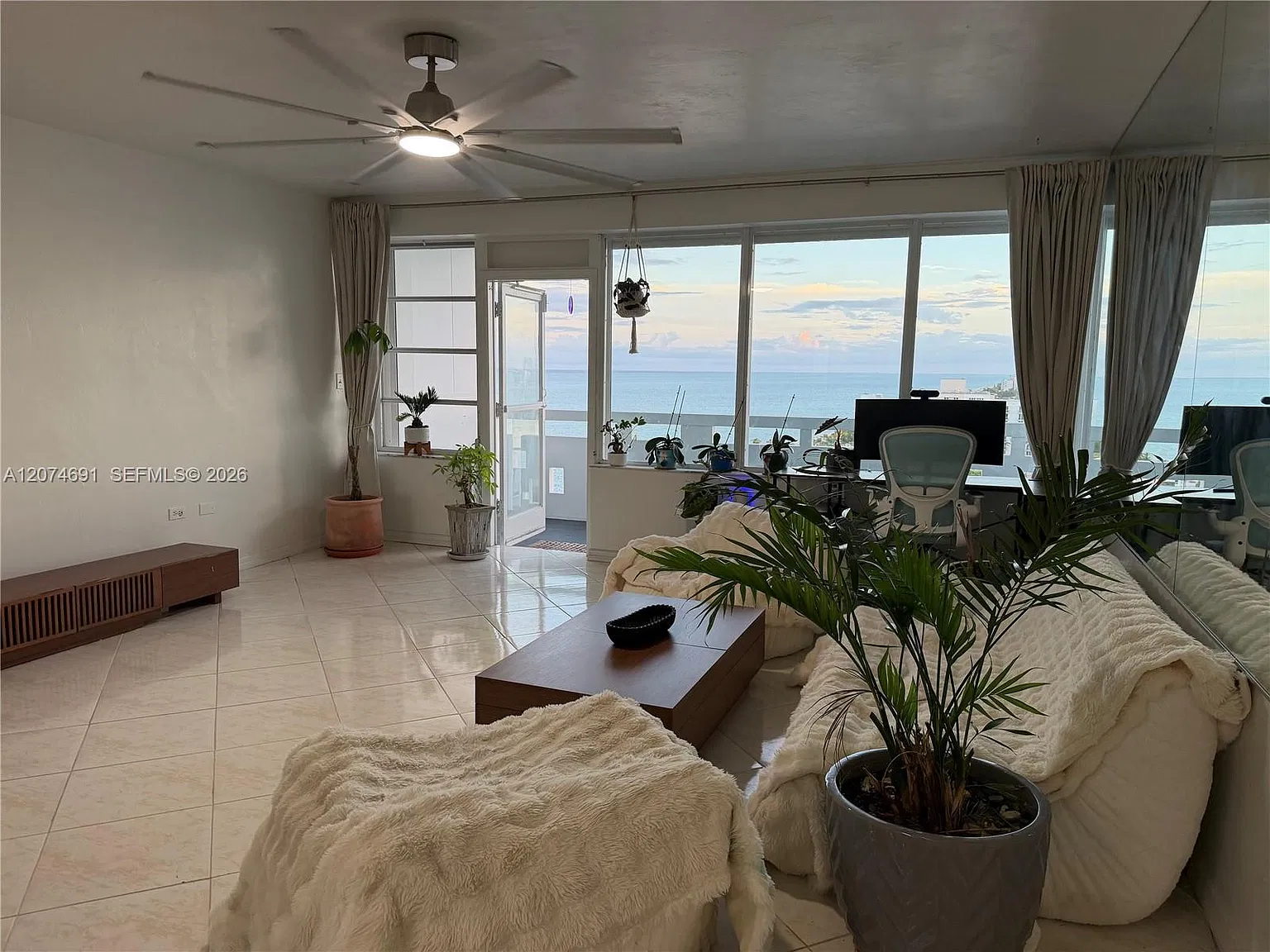 3111 N Ocean Dr — Photo 4