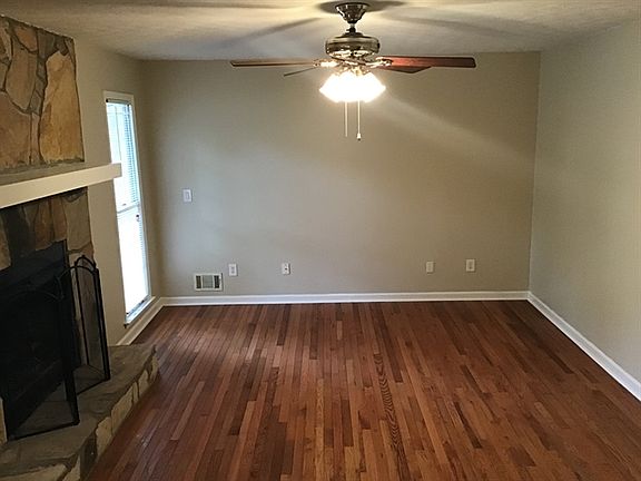 3rd image of 641 Saddlewood Dr
