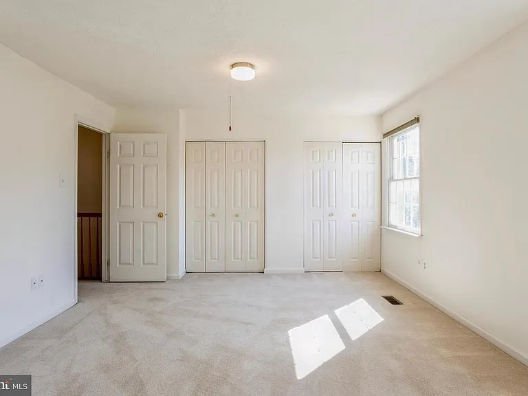 8 Tatler Pl — Photo 16