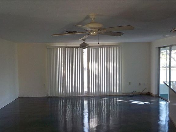 3rd image of 1035 Rushmore Dr