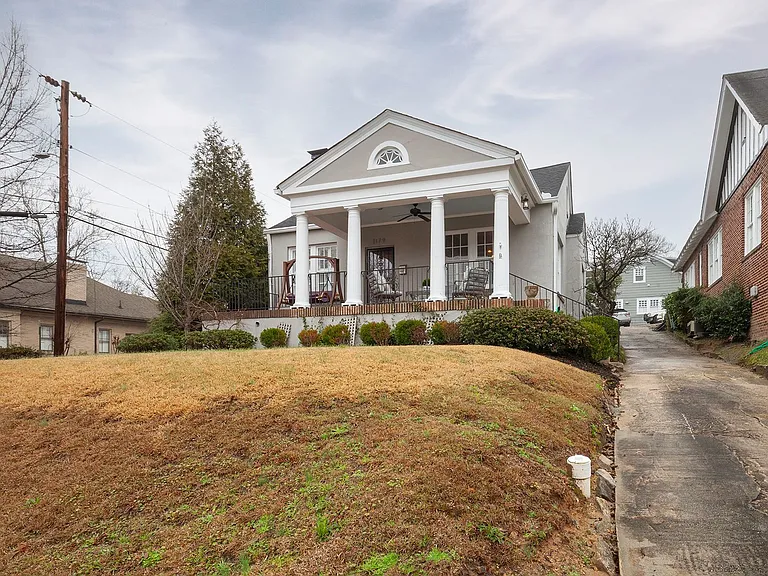 1179 Monroe Dr NE — Photo 2