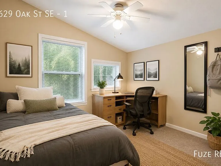 629 Oak St SE #1 — Photo 4
