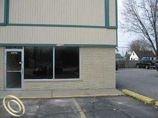 3rd image of 21370 Cass Ave