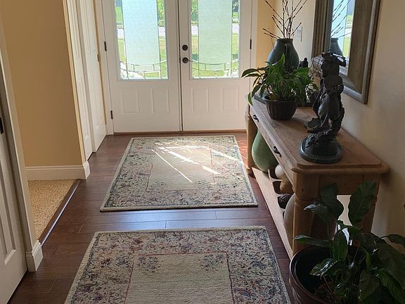 2nd image of 1812 N Breiel Blvd