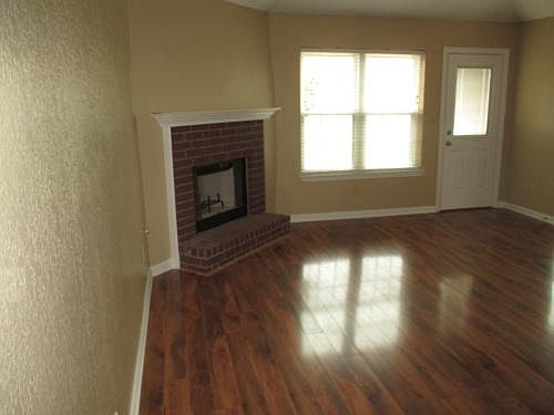 5th image of 7042 Naples Dr