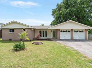 420 W Eliff St, Siloam Springs, AR 72761