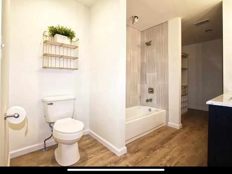821 Hale St — Photo 7