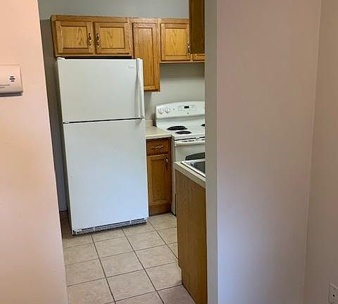 2nd image of 351 Hope St APT 1