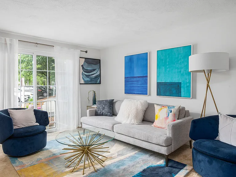 33 Highland Glen Dr #106 — Photo 1