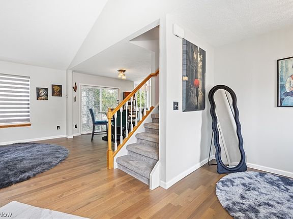 3rd image of 4461 Lockmoor Ln