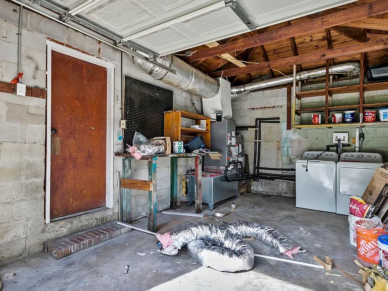 Mikael Ave — Photo 7